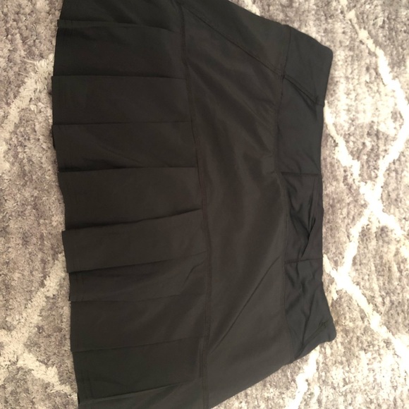 Lululemon tennis skirt - Picture 2 of 4